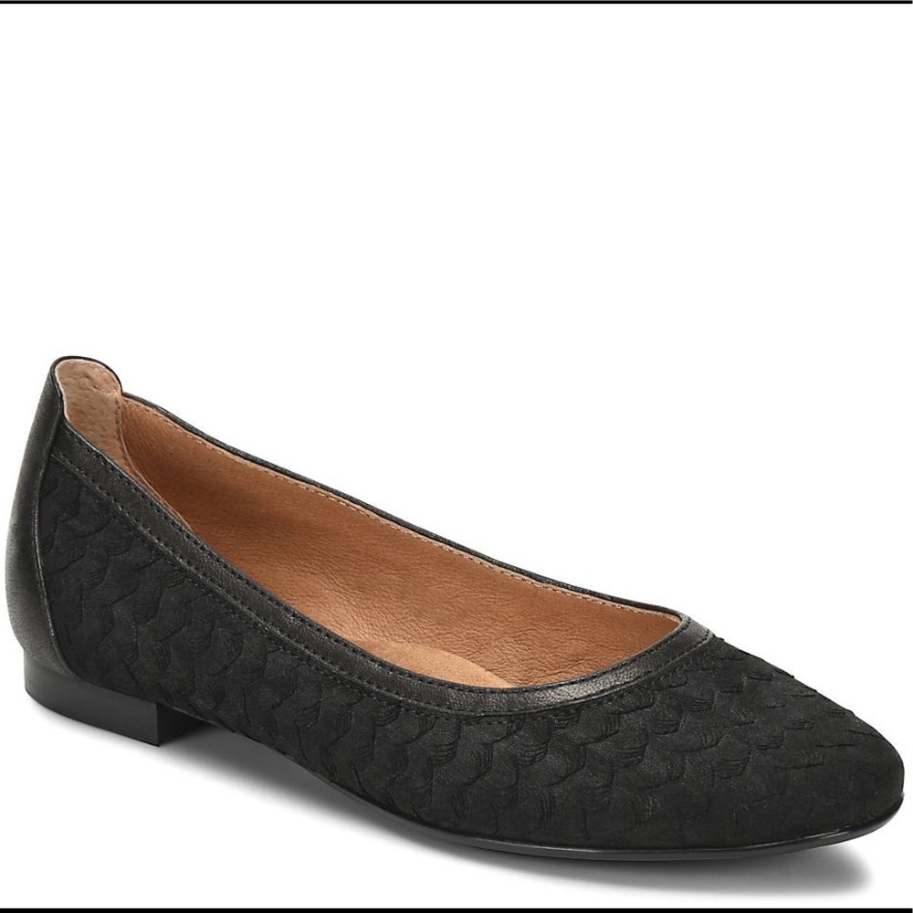Soft Leather slip on flat.worn only once.Size 8.5